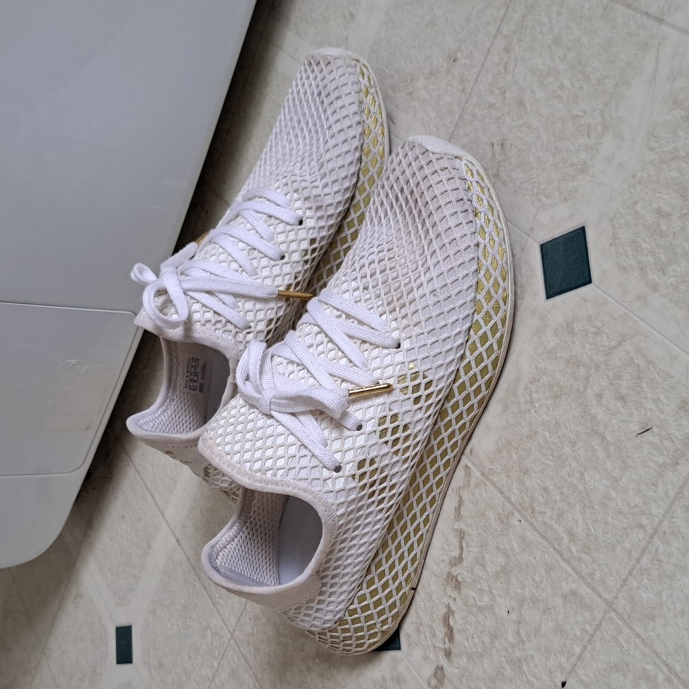 Adidas Deerupt Sneakers white and gold metallic